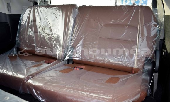 Acheter Import Voiture Toyota Land Cruiser Noir à Import - Dubai, Iles Acheter Import Voiture Toyota Land Cruiser Noir à Import - Dubai, Iles