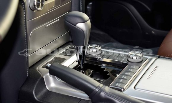 Acheter Import Voiture Toyota Land Cruiser Noir à Import - Dubai, Iles Acheter Import Voiture Toyota Land Cruiser Noir à Import - Dubai, Iles