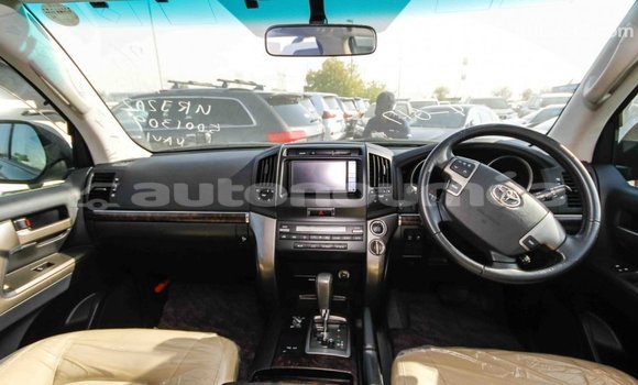 Buy Import Toyota Land Cruiser Black Car in Import - Dubai in Iles Buy Import Toyota Land Cruiser Black Car in Import - Dubai in Iles