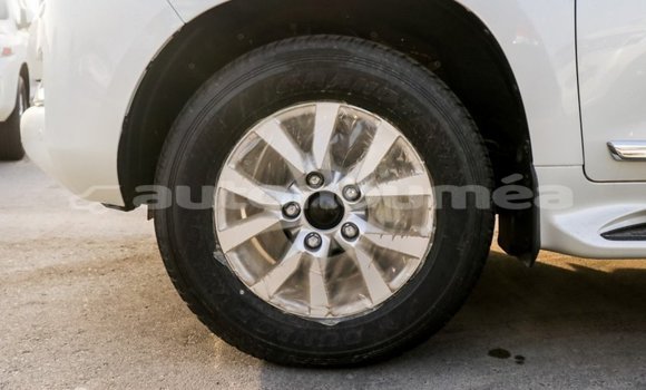 Buy Import Toyota Land Cruiser White Car in Import - Dubai in Iles Buy Import Toyota Land Cruiser White Car in Import - Dubai in Iles