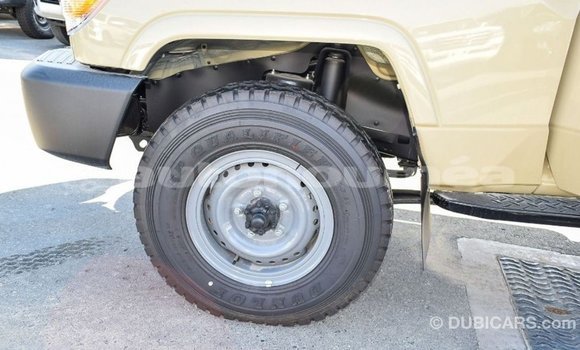 Buy Import Toyota Land Cruiser Beige Car in Import - Dubai in Iles Buy Import Toyota Land Cruiser Beige Car in Import - Dubai in Iles