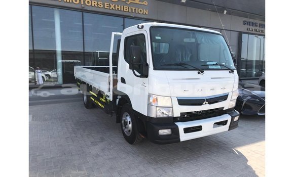 Buy Import Mitsubishi Carisma White Car in Import - Dubai in Iles Buy Import Mitsubishi Carisma White Car in Import - Dubai in Iles
