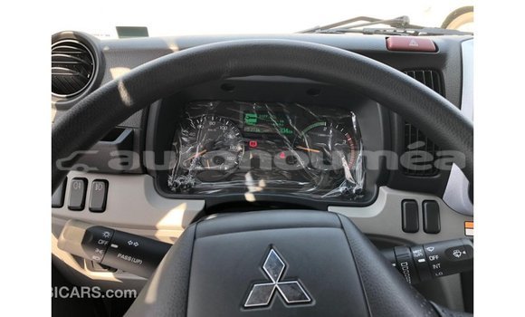 Buy Import Mitsubishi Carisma White Car in Import - Dubai in Iles Buy Import Mitsubishi Carisma White Car in Import - Dubai in Iles