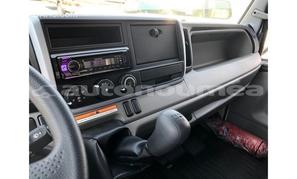 Buy Import Mitsubishi Carisma White Car in Import - Dubai in Iles Buy Import Mitsubishi Carisma White Car in Import - Dubai in Iles