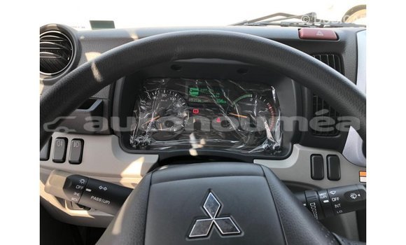 Buy Import Mitsubishi Carisma White Car in Import - Dubai in Iles Buy Import Mitsubishi Carisma White Car in Import - Dubai in Iles