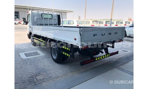 Buy Import Mitsubishi Carisma White Car in Import - Dubai in Iles Buy Import Mitsubishi Carisma White Car in Import - Dubai in Iles