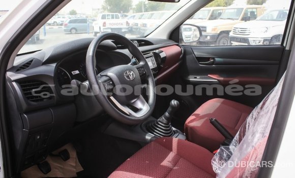 Buy Import Toyota Hilux White Car in Import - Dubai in Iles Buy Import Toyota Hilux White Car in Import - Dubai in Iles