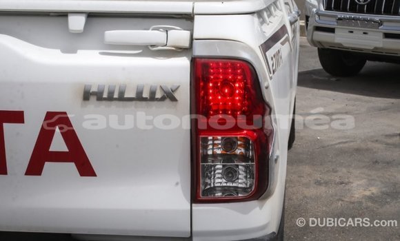 Buy Import Toyota Hilux White Car in Import - Dubai in Iles Buy Import Toyota Hilux White Car in Import - Dubai in Iles