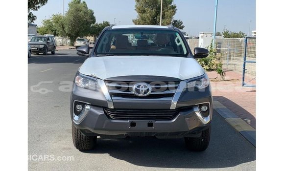 Acheter Import Voiture Toyota Fortuner Autre à Import - Dubai, Iles Acheter Import Voiture Toyota Fortuner Autre à Import - Dubai, Iles