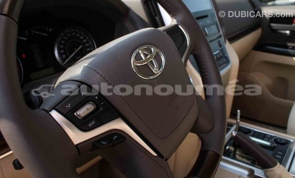 Acheter Import Voiture Toyota Land Cruiser Noir à Import - Dubai, Iles Acheter Import Voiture Toyota Land Cruiser Noir à Import - Dubai, Iles
