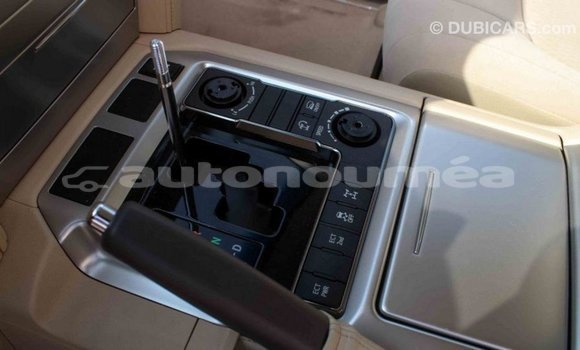 Acheter Import Voiture Toyota Land Cruiser Noir à Import - Dubai, Iles Acheter Import Voiture Toyota Land Cruiser Noir à Import - Dubai, Iles