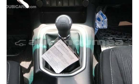 Acheter Import Voiture Toyota Hilux Blanc à Import - Dubai, Iles Acheter Import Voiture Toyota Hilux Blanc à Import - Dubai, Iles