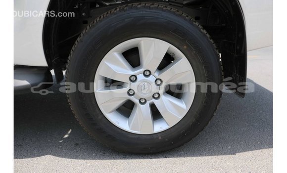 Acheter Import Voiture Toyota Hilux Blanc à Import - Dubai, Iles Acheter Import Voiture Toyota Hilux Blanc à Import - Dubai, Iles