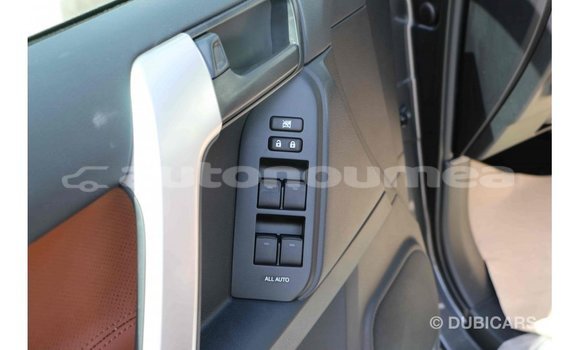 Acheter Import Voiture Toyota Prado Noir à Import - Dubai, Iles Acheter Import Voiture Toyota Prado Noir à Import - Dubai, Iles