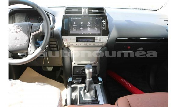 Acheter Import Voiture Toyota Prado Noir à Import - Dubai, Iles Acheter Import Voiture Toyota Prado Noir à Import - Dubai, Iles