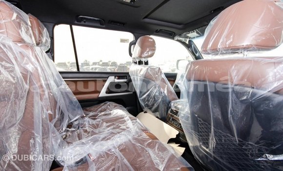 Acheter Import Voiture Toyota Land Cruiser Noir à Import - Dubai, Iles Acheter Import Voiture Toyota Land Cruiser Noir à Import - Dubai, Iles