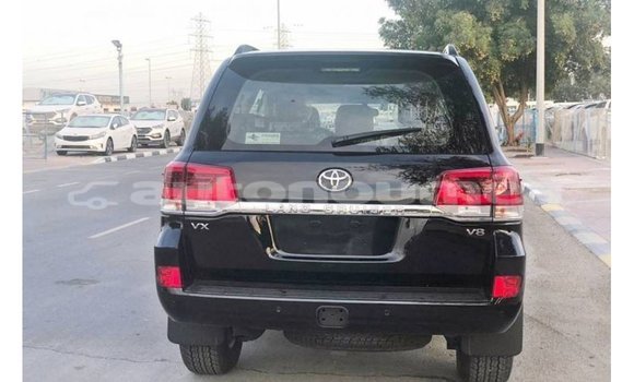 Buy Import Toyota Land Cruiser Black Car in Import - Dubai in Iles Buy Import Toyota Land Cruiser Black Car in Import - Dubai in Iles