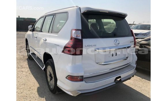 Acheter Import Voiture Lexus GX Blanc à Import - Dubai, Iles Acheter Import Voiture Lexus GX Blanc à Import - Dubai, Iles