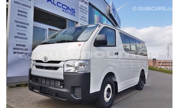 Acheter Import Voiture Toyota Hiace Blanc à Import - Dubai, Iles Acheter Import Voiture Toyota Hiace Blanc à Import - Dubai, Iles