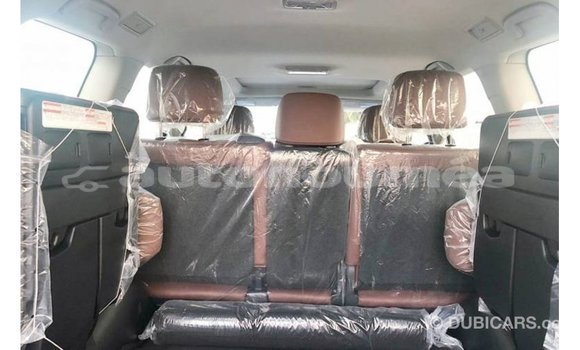 Acheter Import Voiture Toyota Land Cruiser Noir à Import - Dubai, Iles Acheter Import Voiture Toyota Land Cruiser Noir à Import - Dubai, Iles