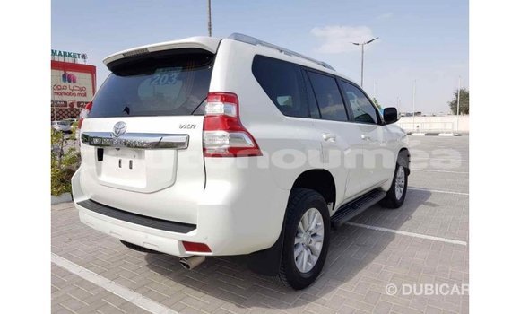 Acheter Import Voiture Toyota Prado Blanc à Import - Dubai, Iles Acheter Import Voiture Toyota Prado Blanc à Import - Dubai, Iles