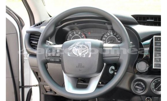 Buy Import Toyota Hilux White Car in Import - Dubai in Iles Buy Import Toyota Hilux White Car in Import - Dubai in Iles