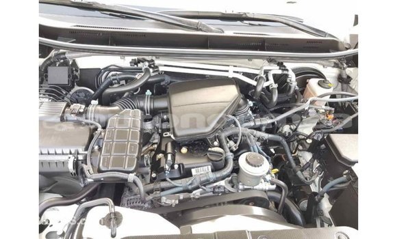 Acheter Import Voiture Toyota Prado Blanc à Import - Dubai, Iles Acheter Import Voiture Toyota Prado Blanc à Import - Dubai, Iles