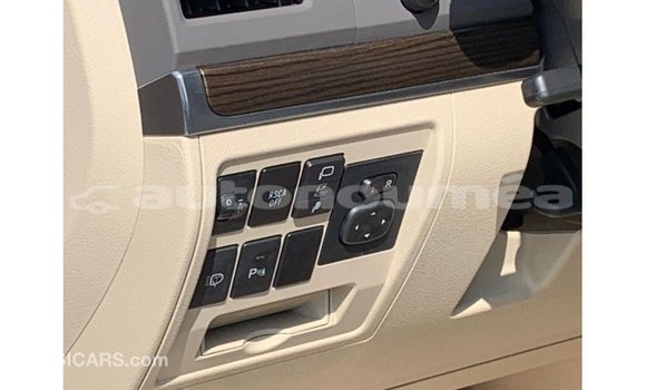 Buy Import Toyota Land Cruiser Black Car in Import - Dubai in Iles Buy Import Toyota Land Cruiser Black Car in Import - Dubai in Iles