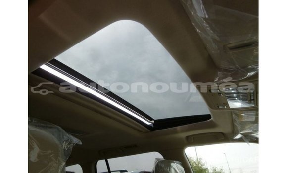 Acheter Import Voiture Toyota Land Cruiser Blanc à Import - Dubai, Iles Acheter Import Voiture Toyota Land Cruiser Blanc à Import - Dubai, Iles