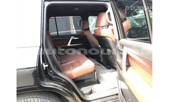 Acheter Import Voiture Toyota Land Cruiser Noir à Import - Dubai, Iles Acheter Import Voiture Toyota Land Cruiser Noir à Import - Dubai, Iles