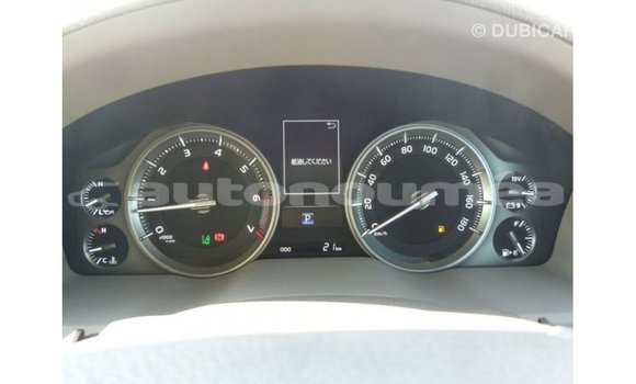 Buy Import Toyota Land Cruiser White Car in Import - Dubai in Iles Buy Import Toyota Land Cruiser White Car in Import - Dubai in Iles