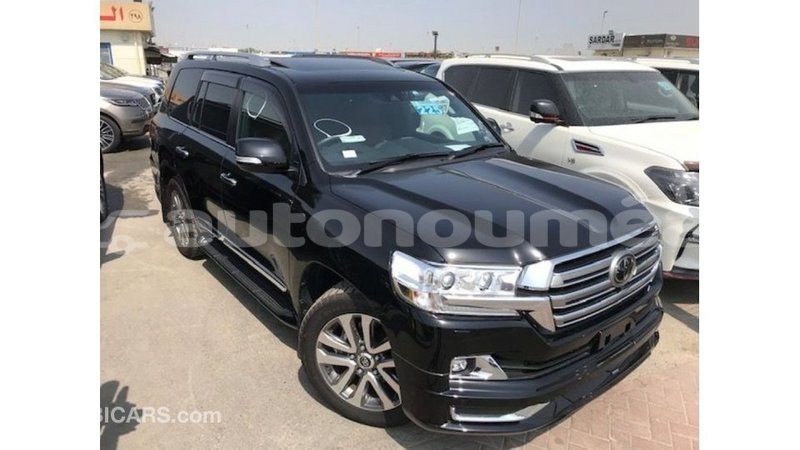 Big with watermark toyota land cruiser iles import dubai 3104