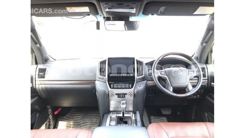 Big with watermark toyota land cruiser iles import dubai 3104