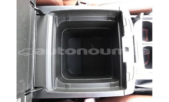 Acheter Import Voiture Toyota Land Cruiser Noir à Import - Dubai, Iles Acheter Import Voiture Toyota Land Cruiser Noir à Import - Dubai, Iles