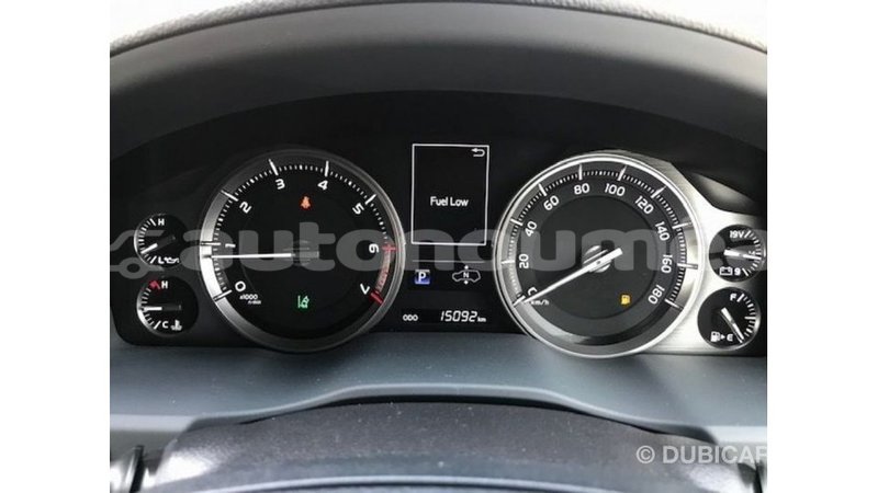 Big with watermark toyota land cruiser iles import dubai 3104