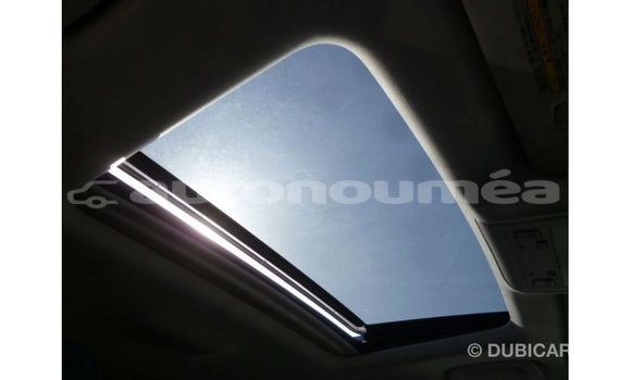 Acheter Import Voiture Toyota Land Cruiser Blanc à Import - Dubai, Iles Acheter Import Voiture Toyota Land Cruiser Blanc à Import - Dubai, Iles