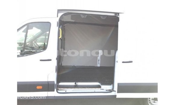 Acheter Import Voiture Ford Club Wagon Blanc à Import - Dubai, Iles Acheter Import Voiture Ford Club Wagon Blanc à Import - Dubai, Iles