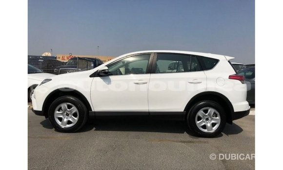 Acheter Import Utilitaire Toyota HiAce Blanc à Import - Dubai, Iles Acheter Import Utilitaire Toyota HiAce Blanc à Import - Dubai, Iles