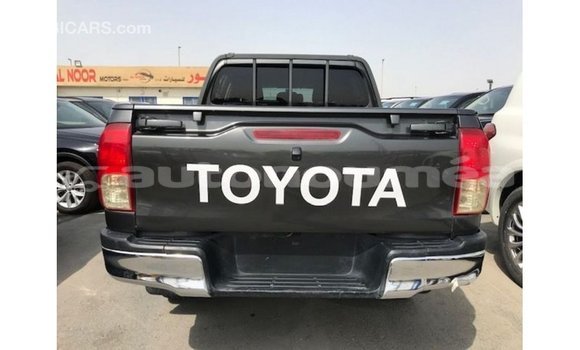 Acheter Import Voiture Toyota Hilux Noir à Import - Dubai, Iles Acheter Import Voiture Toyota Hilux Noir à Import - Dubai, Iles