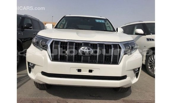 Acheter Import Voiture Toyota Prado Blanc à Import - Dubai, Iles Acheter Import Voiture Toyota Prado Blanc à Import - Dubai, Iles