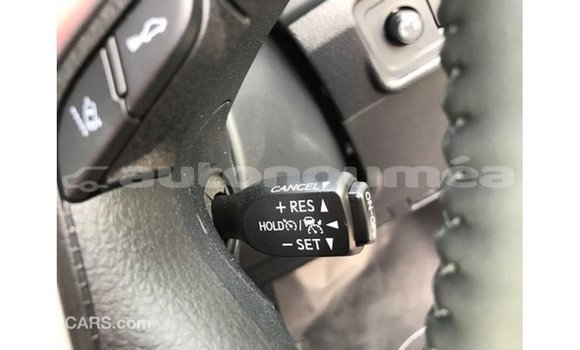 Acheter Import Voiture Toyota Prado Blanc à Import - Dubai, Iles Acheter Import Voiture Toyota Prado Blanc à Import - Dubai, Iles