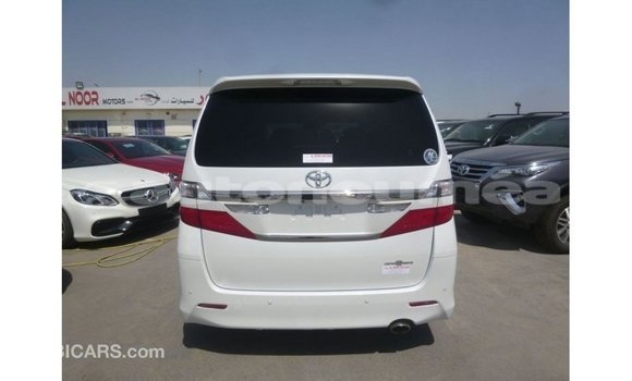 Acheter Import Voiture Toyota Vellfire Blanc à Import - Dubai, Iles Acheter Import Voiture Toyota Vellfire Blanc à Import - Dubai, Iles