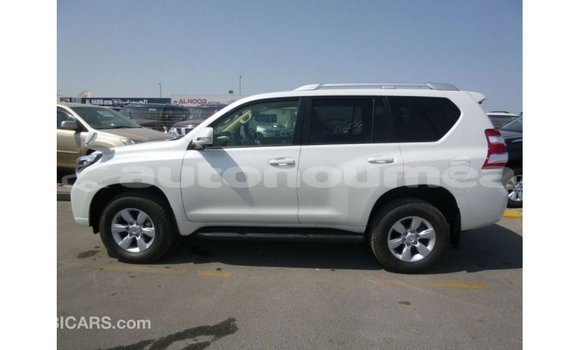 Acheter Import Voiture Toyota Prado Blanc à Import - Dubai, Iles Acheter Import Voiture Toyota Prado Blanc à Import - Dubai, Iles