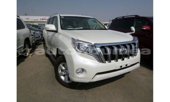 Acheter Import Voiture Toyota Prado Blanc à Import - Dubai, Iles Acheter Import Voiture Toyota Prado Blanc à Import - Dubai, Iles