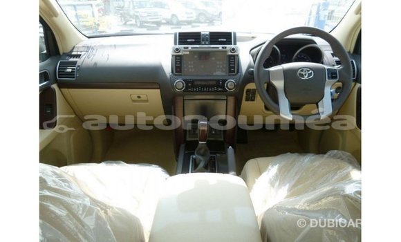 Acheter Import Voiture Toyota Prado Blanc à Import - Dubai, Iles Acheter Import Voiture Toyota Prado Blanc à Import - Dubai, Iles