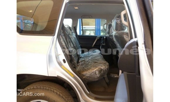 Acheter Import Voiture Toyota Prado Autre à Import - Dubai, Iles Acheter Import Voiture Toyota Prado Autre à Import - Dubai, Iles