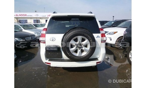 Acheter Import Voiture Toyota Prado Blanc à Import - Dubai, Iles Acheter Import Voiture Toyota Prado Blanc à Import - Dubai, Iles