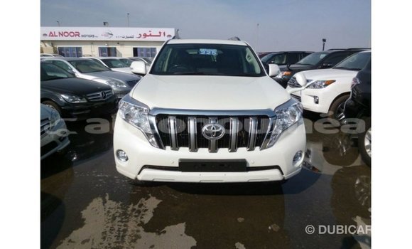 Acheter Import Voiture Toyota Prado Blanc à Import - Dubai, Iles Acheter Import Voiture Toyota Prado Blanc à Import - Dubai, Iles