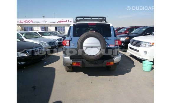 Acheter Import Voiture Toyota FJ Cruiser Bleu à Import - Dubai, Iles Acheter Import Voiture Toyota FJ Cruiser Bleu à Import - Dubai, Iles
