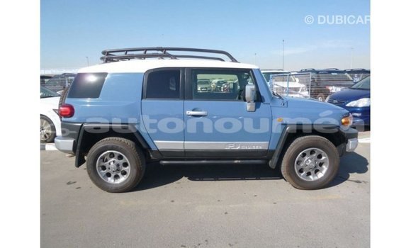 Acheter Import Voiture Toyota FJ Cruiser Bleu à Import - Dubai, Iles Acheter Import Voiture Toyota FJ Cruiser Bleu à Import - Dubai, Iles